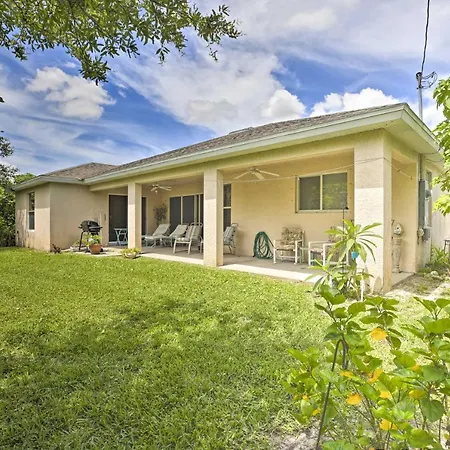 Quiet Home With Backyard And Grill In Cape Coral!